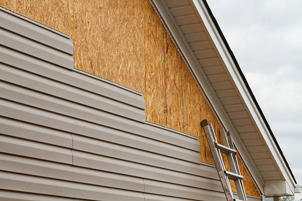 24/7 Emergency Siding Contractor experts in Ellwood City, PA